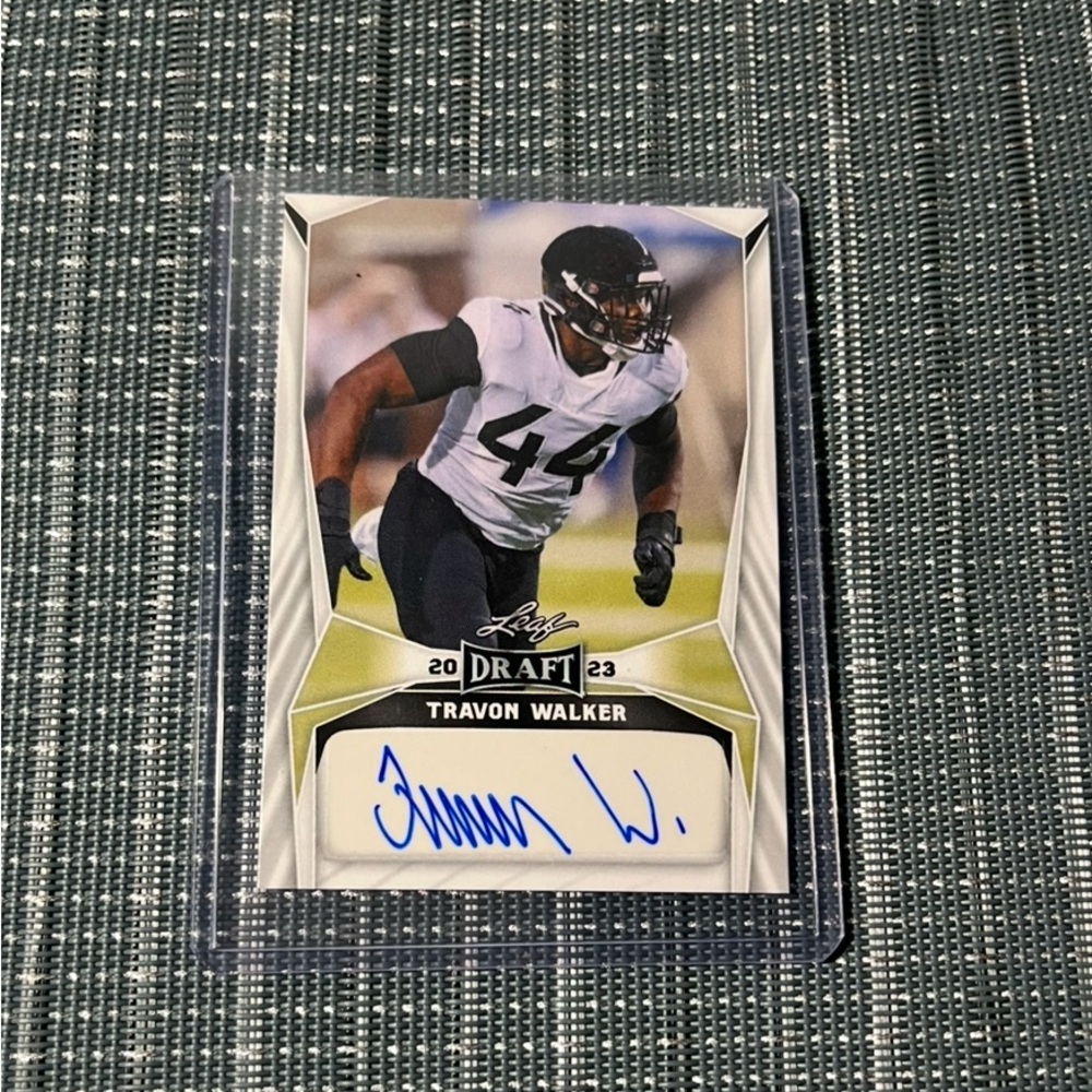 Autographed 🏈 Trayvon Walker Leaf Draft Pick NFL Football Signed Card No #BA-TW3